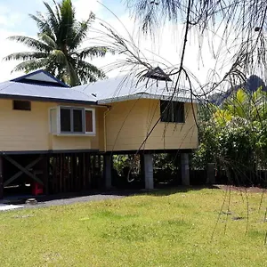 https://charming-waterfront-2-bed-property.frenchpolynesia-hotels.com