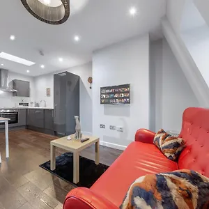 https://sleep-4-in-central-london.cambridgehotelsuk.com