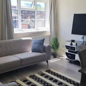 https://2-bedroom-family-flat.cambridgehotelsuk.com